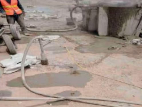 辉南水泥混凝土路面板底注浆技术 路面脱空注浆整治方案