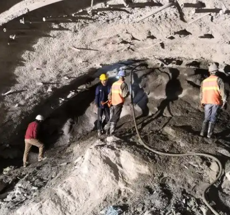 辉南拱顶带模注浆料的施工流程及注意事项